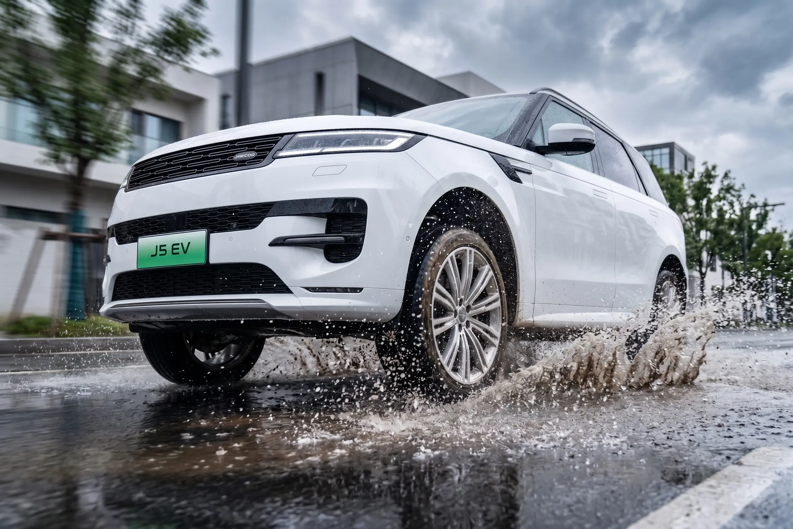 Performa Jaecoo J5 EV Melewati Genangan Air